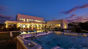 La Villa Phoenix